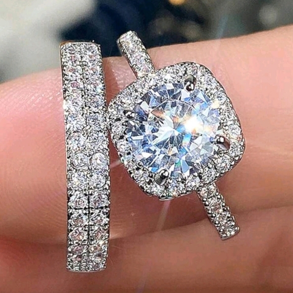 Sterling Silver Cubic Zirconia Engagement Wedding Ring Set - Picture 1 of 3